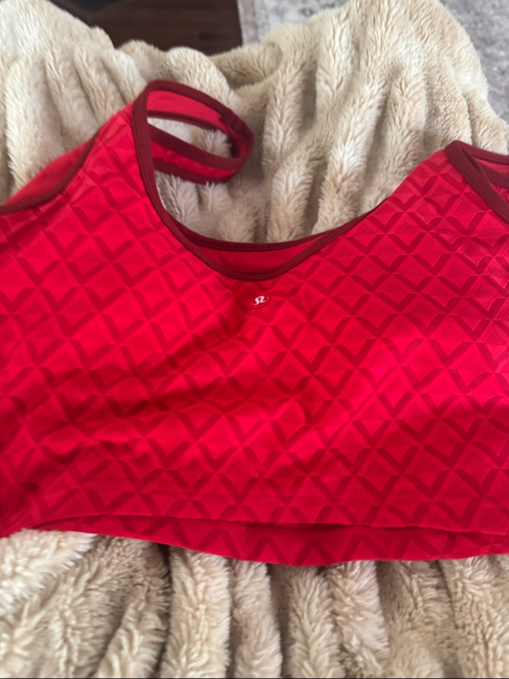 lululemon athletica Red Textured Diamond-Pattern Mesh Tennis Tank - Picture 3 of 5